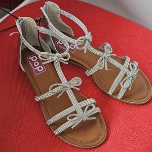NEW pop CRYSTAL & RHINESTONE SILVER SANDALS.